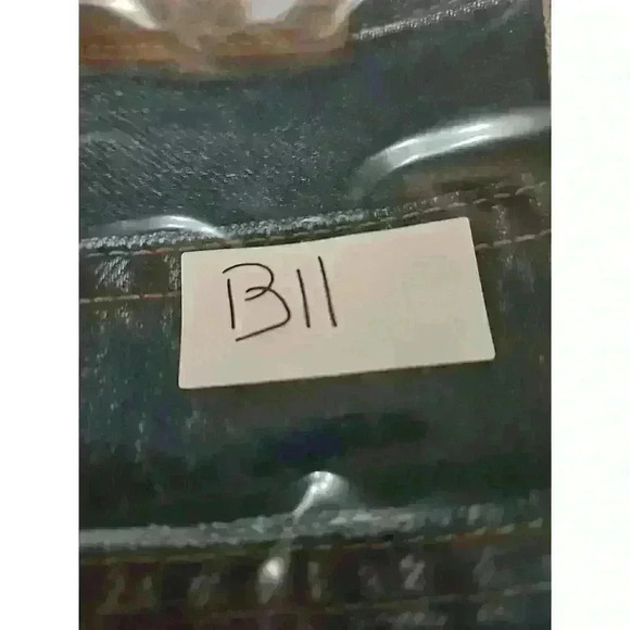 Madewell Slight Distressed Classic High Rise Straight Leg Jeans. Size 27 - Picture 8 of 8